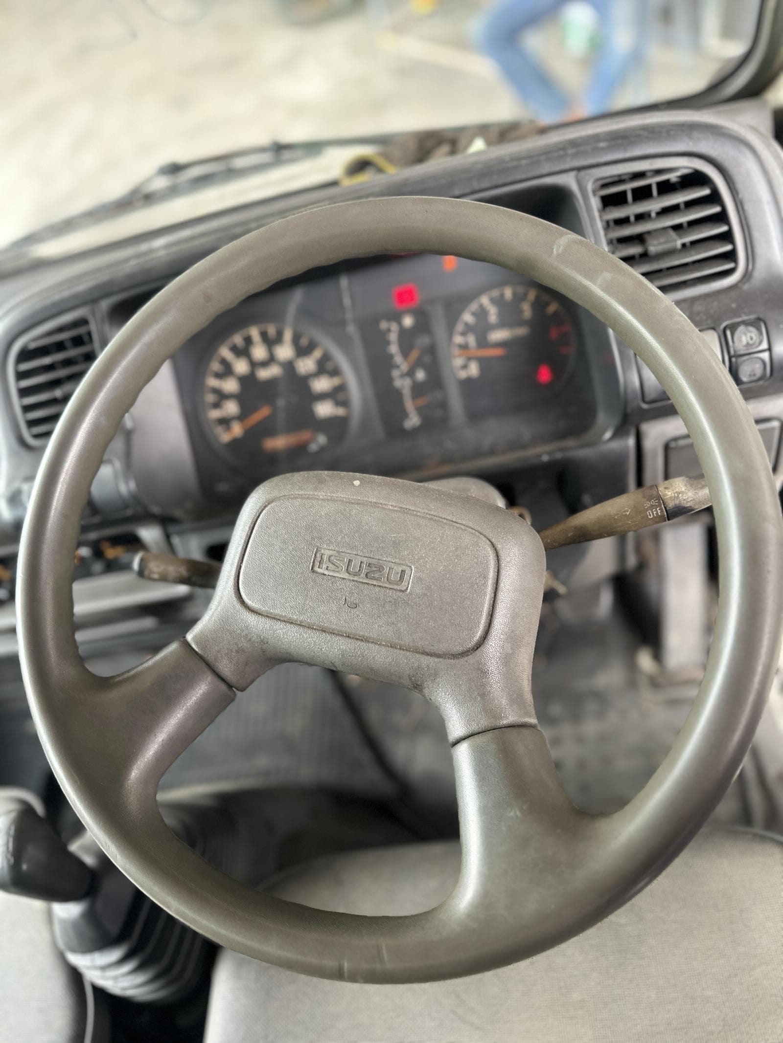 ISUZU ELF
